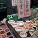こういうとこでご飯を買って、