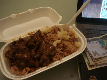 stew Beef!!相変わらず大胆な味！美味ですよ！さぁ明日からしっかりいきまっせ〜！！タッカー氏お世話なります！！