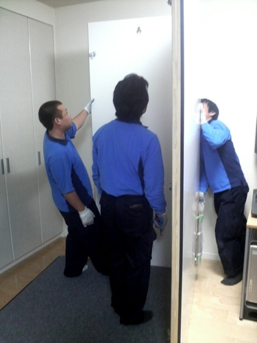 ４人掛かりで、搬入＆設置して頂きました。