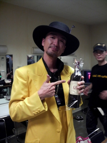 イイ笑顔のPapa-B。いつも刺激を頂いてます。残り公演もよろしくおねがいします！！（うしろはしょーもないポーズをする直前のチョクゼン・リー）