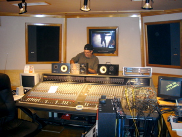 2日目の昨日はジャンボのピン曲ミックスダウンをSteaven Stanley studioでやってました！
